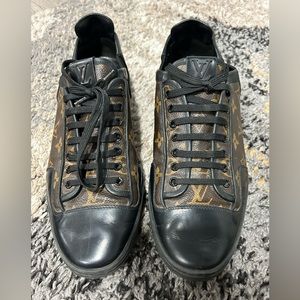Louis Vuitton/ Brown. Size 9 (10.5 US)